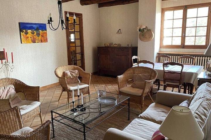 Ganze Wohnung, 90m2 duplex apartment with 2000m2 enclosed garden in Ruoms, Ardèche