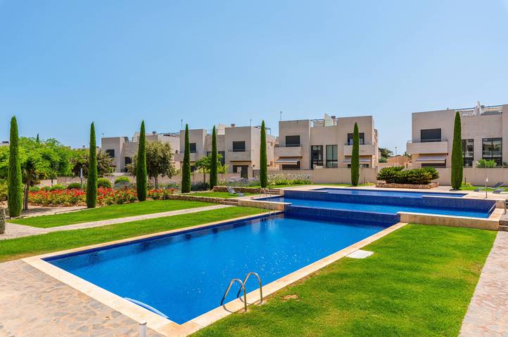 Ferienwohnung für 4 Personen, mit Pool und Terrasse