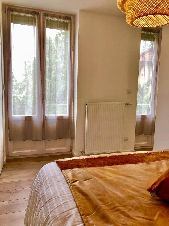Appartement entier, La Maison de la Douce Heure, 4 appartements climatisés avec jardin au centre ville proche des Thermes in Lons-le-Saunier, Jura