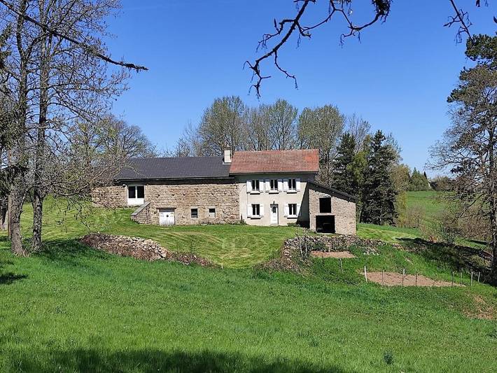 Location de vacances pour 6 personnes, avec Jardin à Saint-Jeures