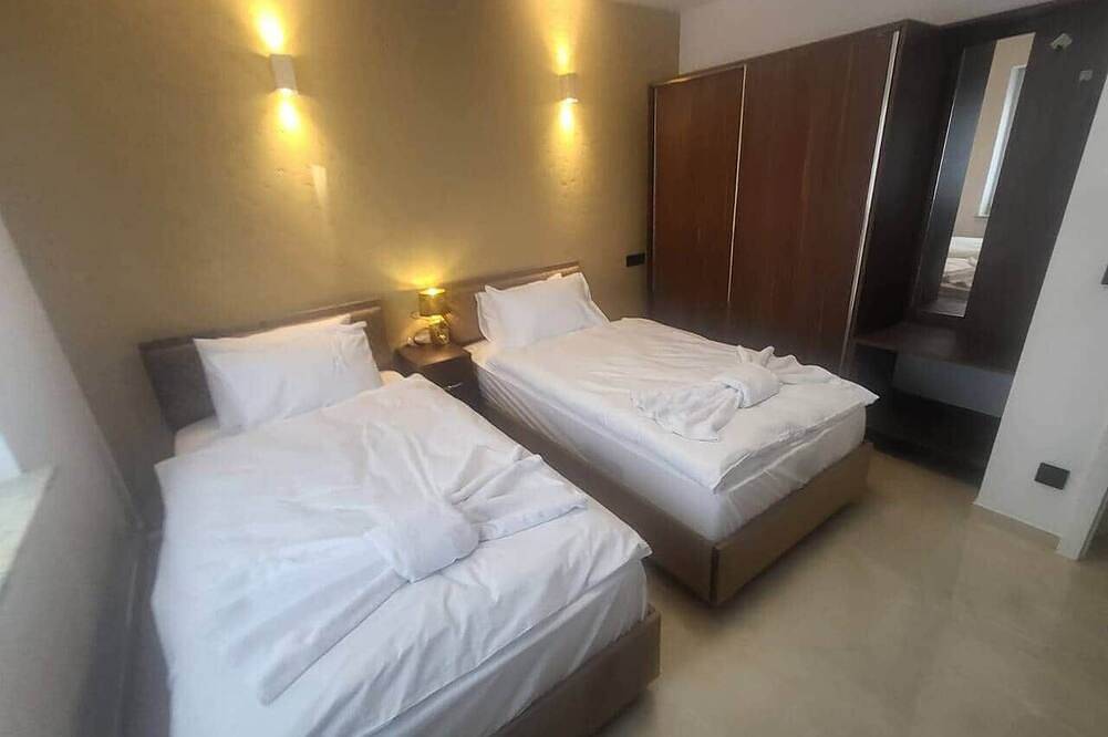 Ganze Wohnung, Modernes Apartment | Terrasse | 3 Schlafzimmer | Parkplatz in Berenbostel, Garbsen