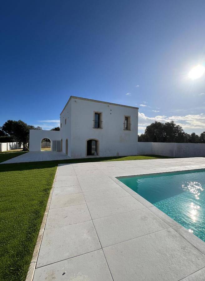 Villa per 12 persone, con Balcone e Terrazza nonché Giardino e Piscina a Leporano