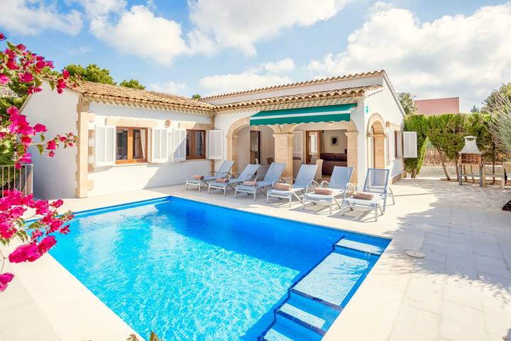 Villa for 6 people, with garden and balcony - 1
