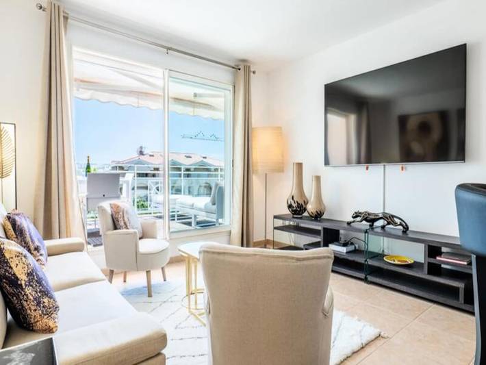 Lägenhet för 4 Personer, med pool och terass, barnvänlig i Cannes