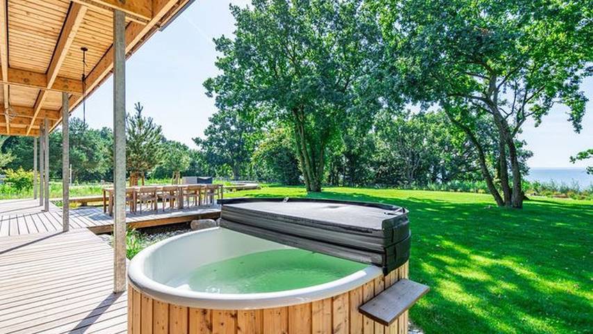 Ferienhaus für 16 Personen, mit Sauna und Garten sowie Whirlpool und Balkon in Garz - 2