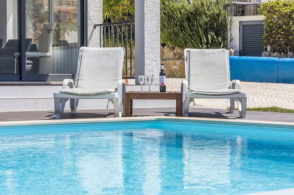 Ericeira Hills- De Luxe Villa With Heated Pool Against The Atlantic in Ericeira, Lisbon District