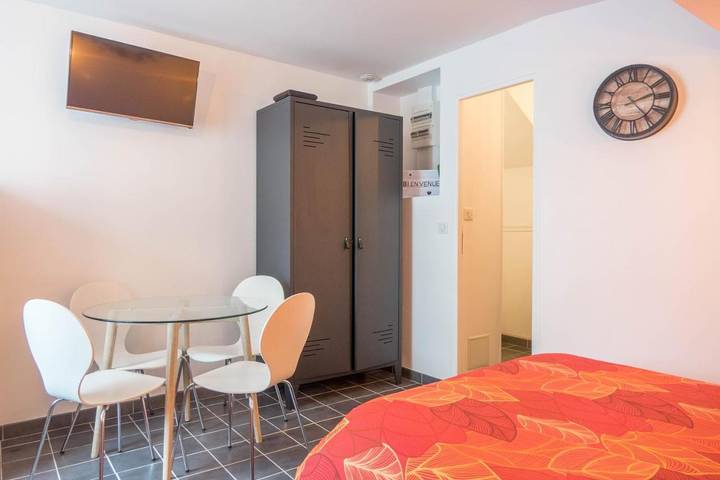 Gîte pour 2 personnes à Saint-Denis-de-l'Hôtel - 4