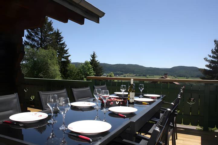 Chalet « Le De Marie » : Vue Montagne, Terrasse Partagée et Wi-Fi in Foncine-le-Haut, Parc naturel régional du Haut-Jura