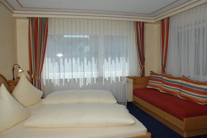 Hotel für 5 Personen, mit Balkon und Terrasse sowie Ausblick in Kenzingen - 3