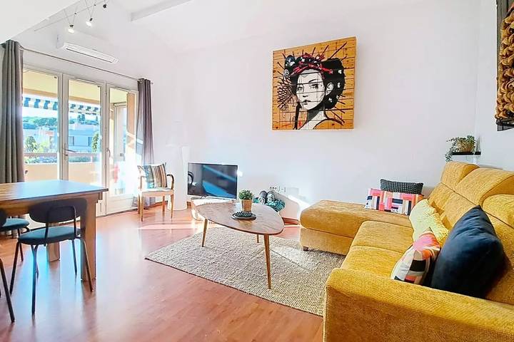 Gîte pour 6 personnes, avec terrasse dans Plage Des Capucins La Ciotat - 2