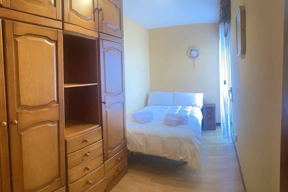 Entire apartment, Costa Verde Apartment.  Pedras Negras Area in San Vicente do Mar, O Grove