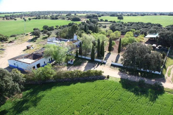 Casa rural para 18 personas, con jardín además de piscina y vistas - 1