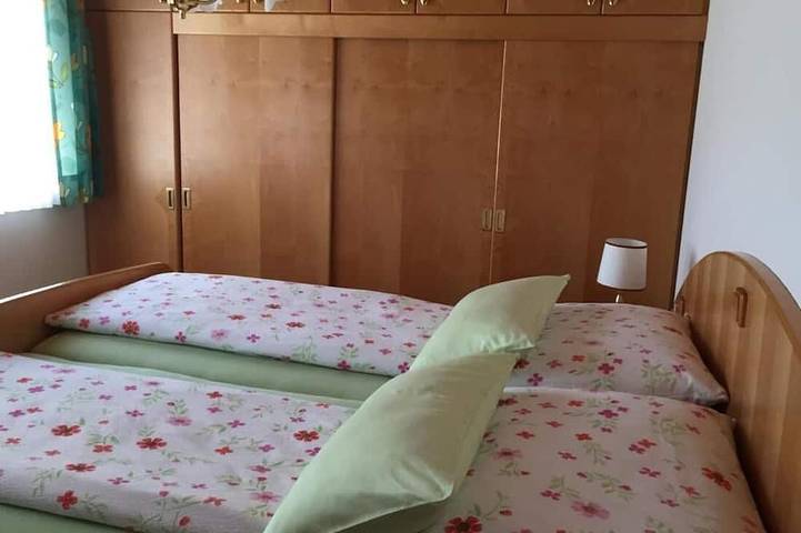 Ganze Wohnung, Charmantes Apartment in Goldegg, Österreich - Bergblick und privater Eingang in Goldegg, Ski Amadé