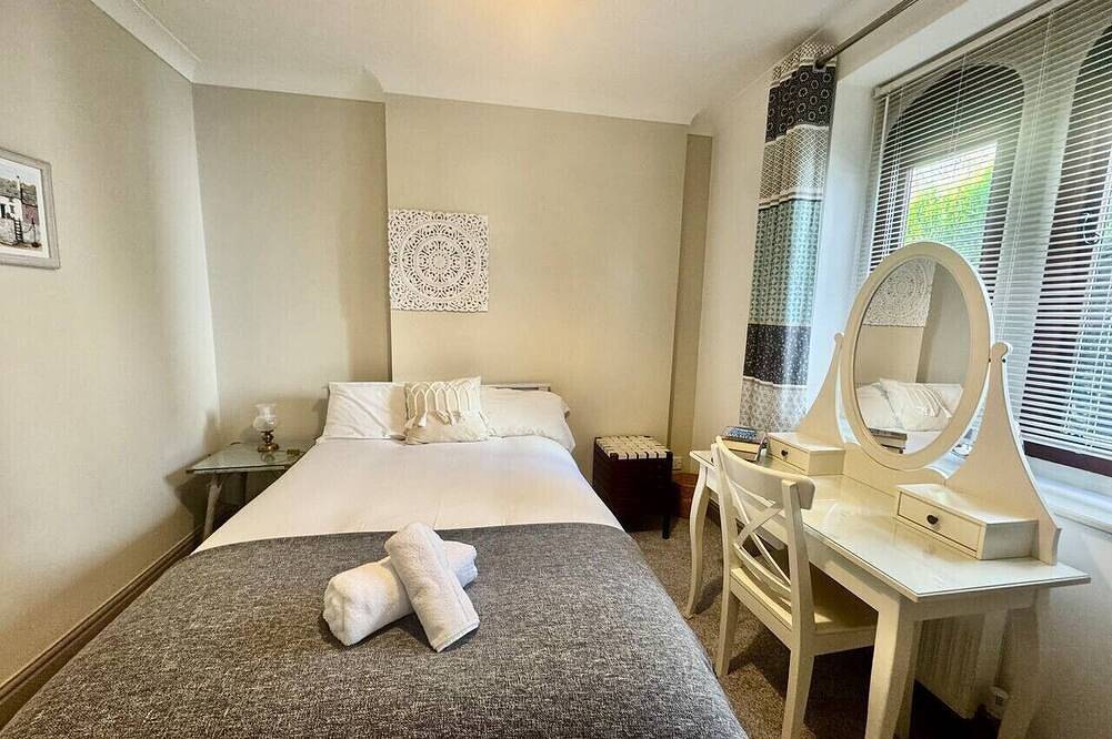Charming 2-Bed Cottage, Exmouth | Sleeps 3 in Exmouth, Devon