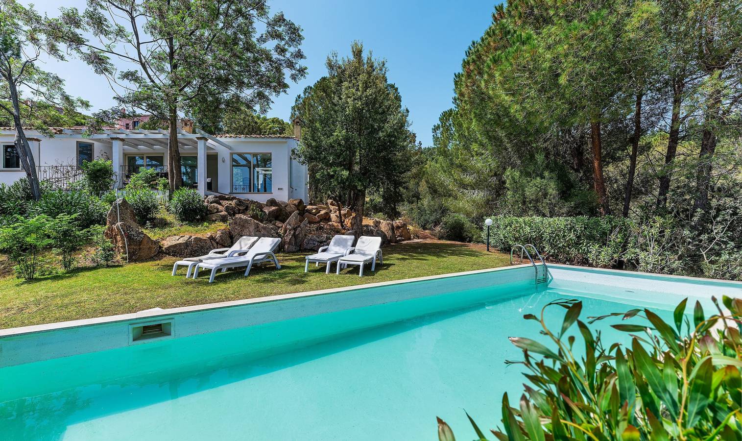 Villa per 6 Persone in Pula e dintorni, Cagliari e Dintorni