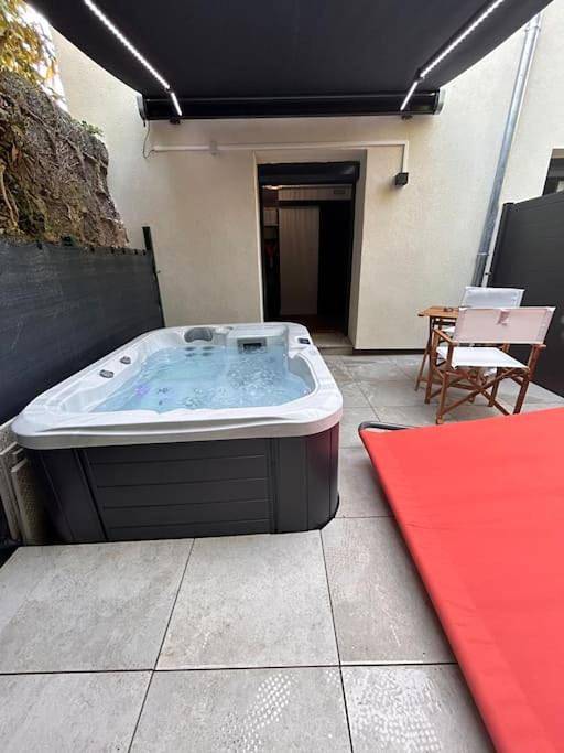 Appartement de vacances pour 2 personnes, avec terrasse et piscine ainsi que jardin et jacuzzi - 1