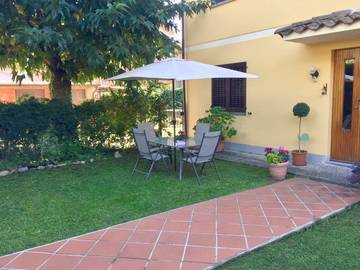 Casa vacanza per 3 persone, con panorama e giardino in Calci