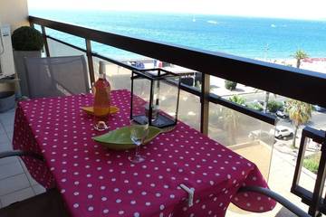 Gîte pour 4 personnes, avec terrasse dans Plage Republique Frejus