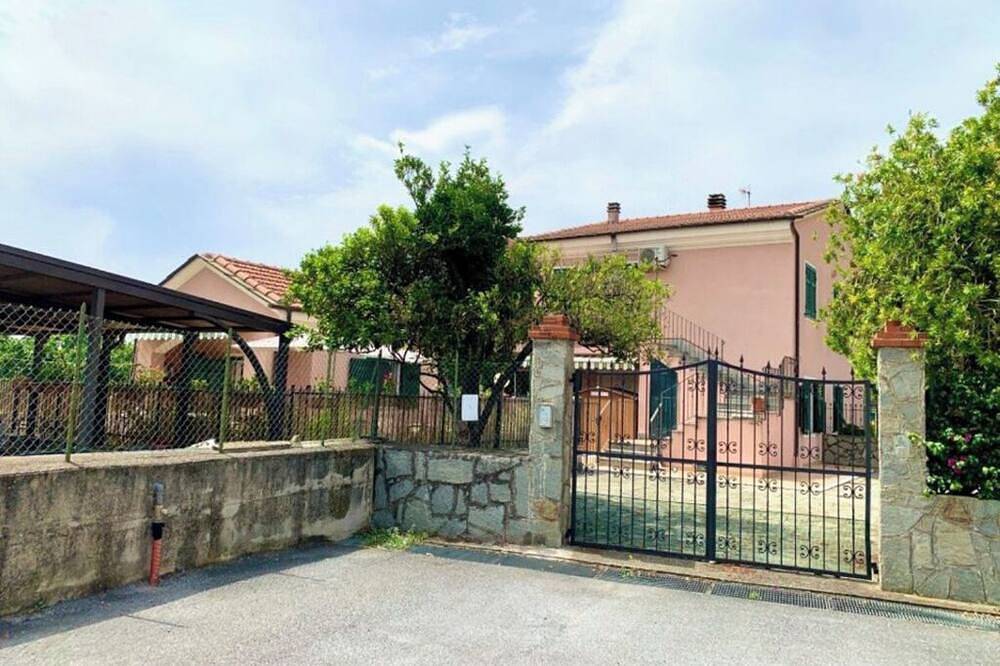 Ganze Wohnung, Casa Camporosso/Imperia mit großer Terrasse - 7 min zum Meer in Porto Maurizio, Imperia