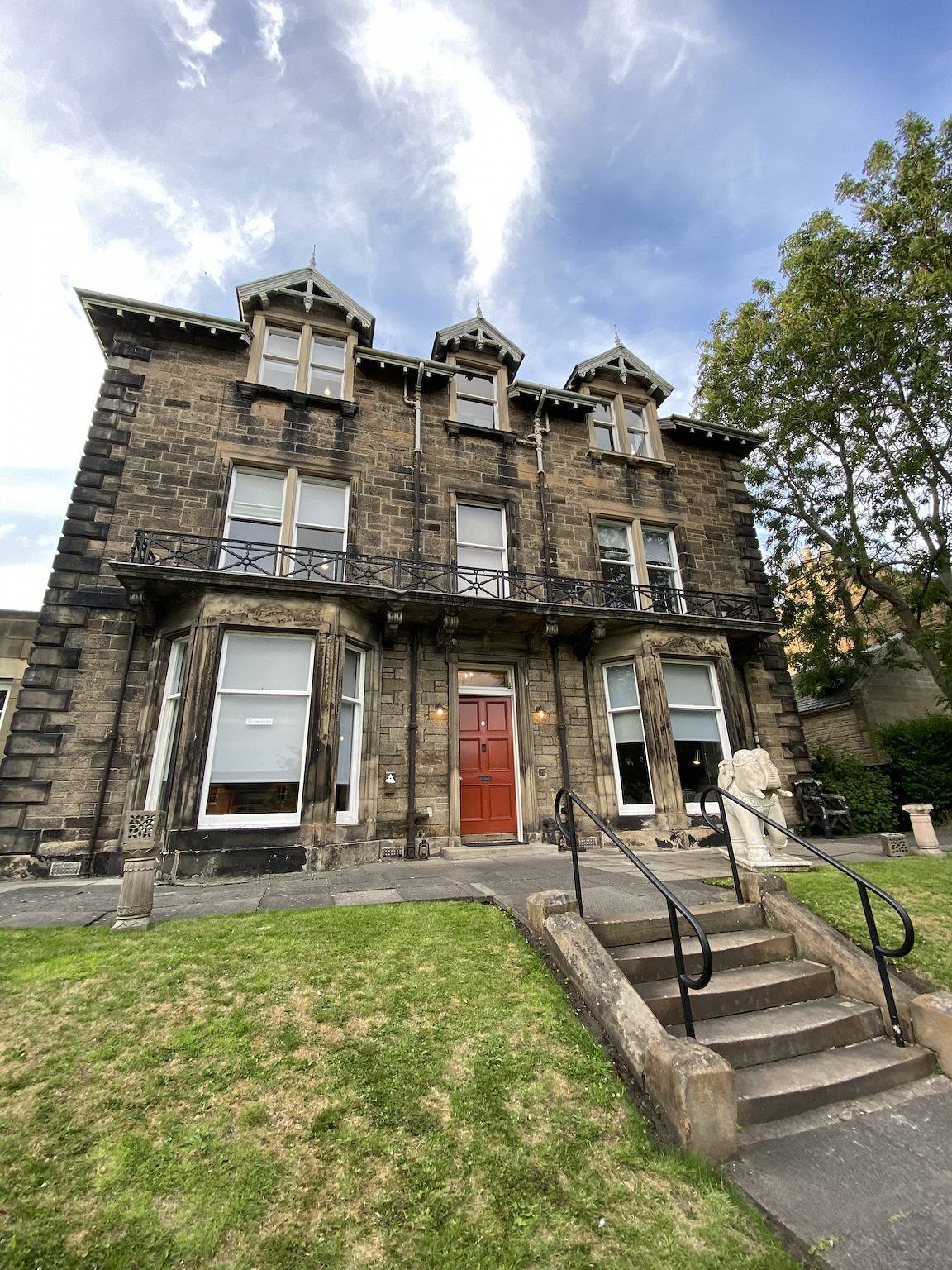 Entire vacation apartment, Vacation apartment for 2 people with yard in Edinburgh, Edinburgh and Lothian