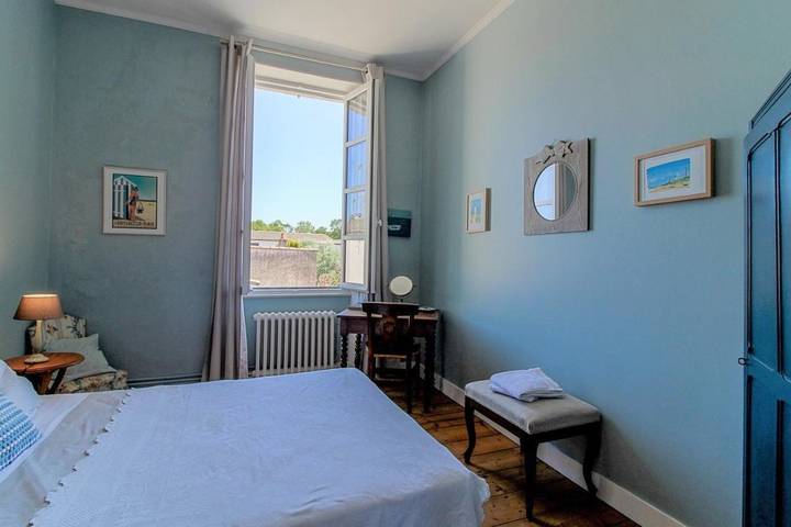 Location de vacances pour 2 personnes, avec jardin et terrasse à La Jarrie - 4