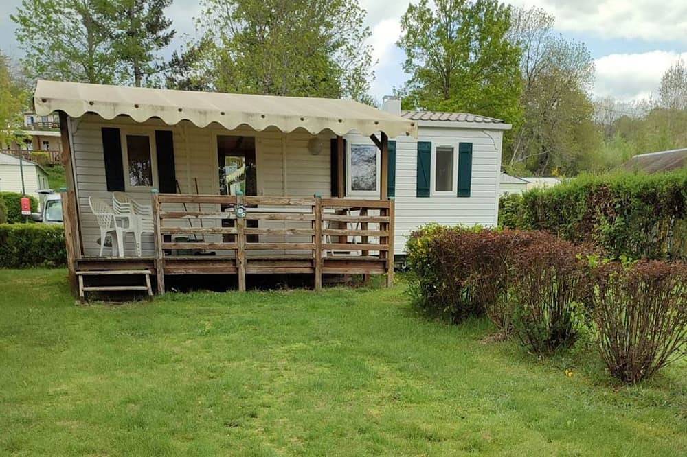 Mobile home with terrace - 4 guests in La Tour-d'Auvergne, Volcans d'Auvergne Regional Nature Park