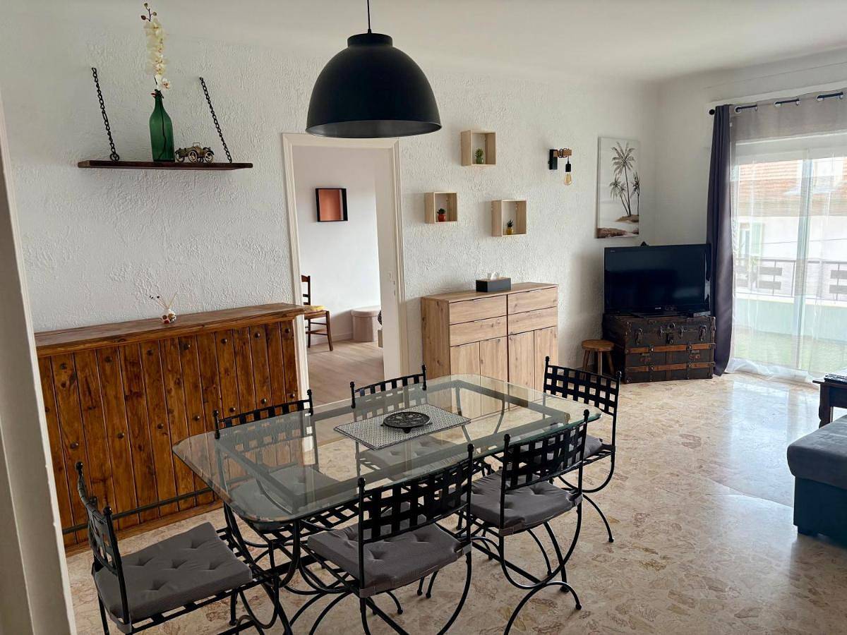 Appartement entier, Vence T3 vue mer grande terrasse in Vence, Côte méditerranéenne (France)