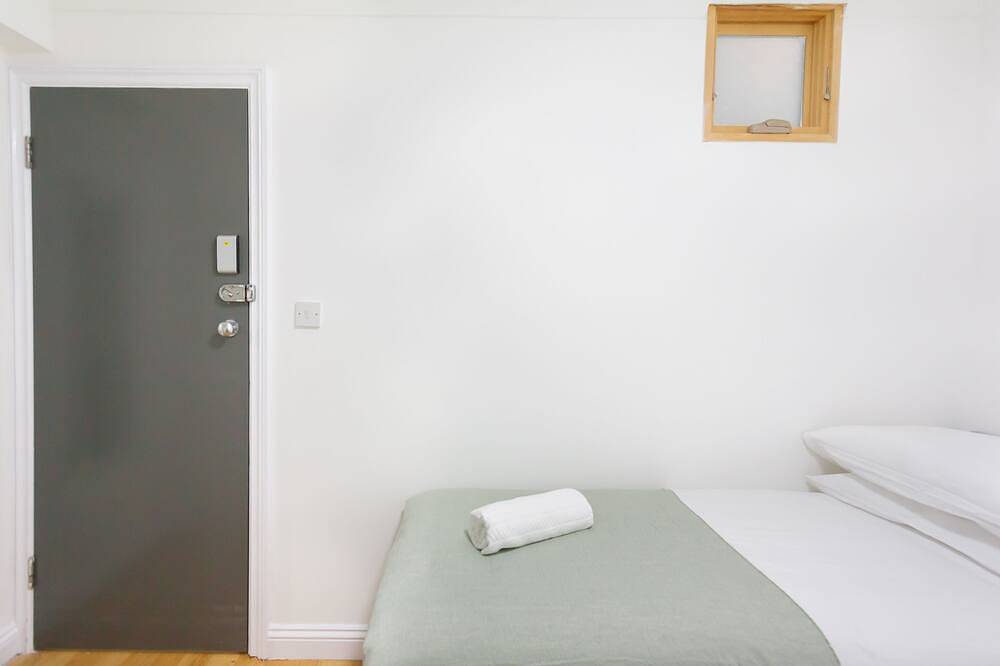 Cosy Twin Room 2 Min to Arsenal Stadium 3 in Islington, London