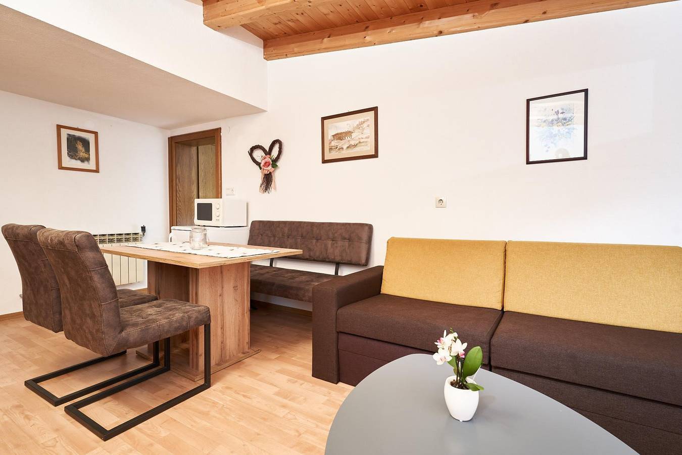 Ganze Ferienwohnung, Appartement Enzian in Gries, Längenfeld