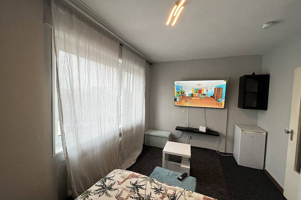 Entire apartment, An excellent location in the city center in Karlsruhe, Rhine Plain