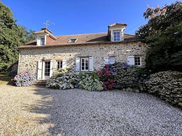 Gîte pour 8 personnes, animaux acceptés à Saint-Pardoux-l'Ortigier