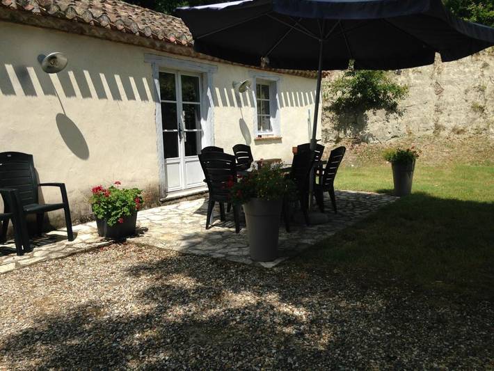 Location de vacances pour 7 personnes, avec terrasse et piscine, animaux acceptés à Roquecor - 4