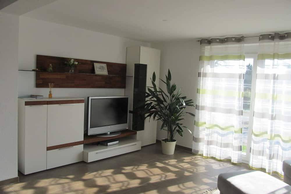 Ganze Wohnung, Ferienwohnung Löwenzahn, 83qm, 2 Schlafräume, max. 4 Personen in Ravensburg, Oberschwaben