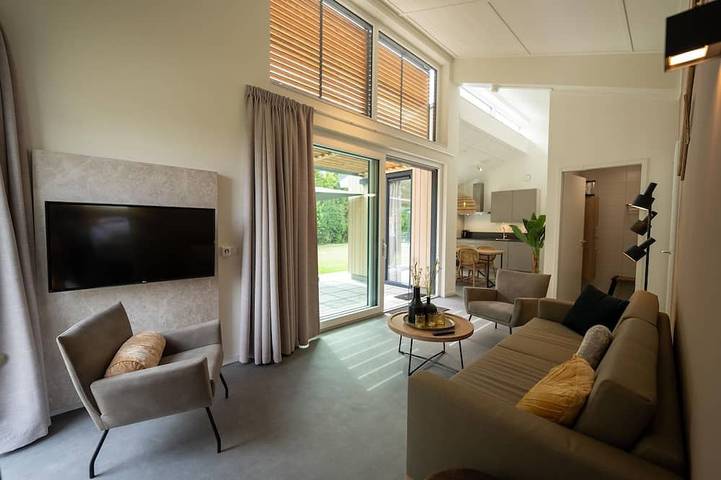 Chalet für 6 Personen, mit Garten und Pool in Breskens