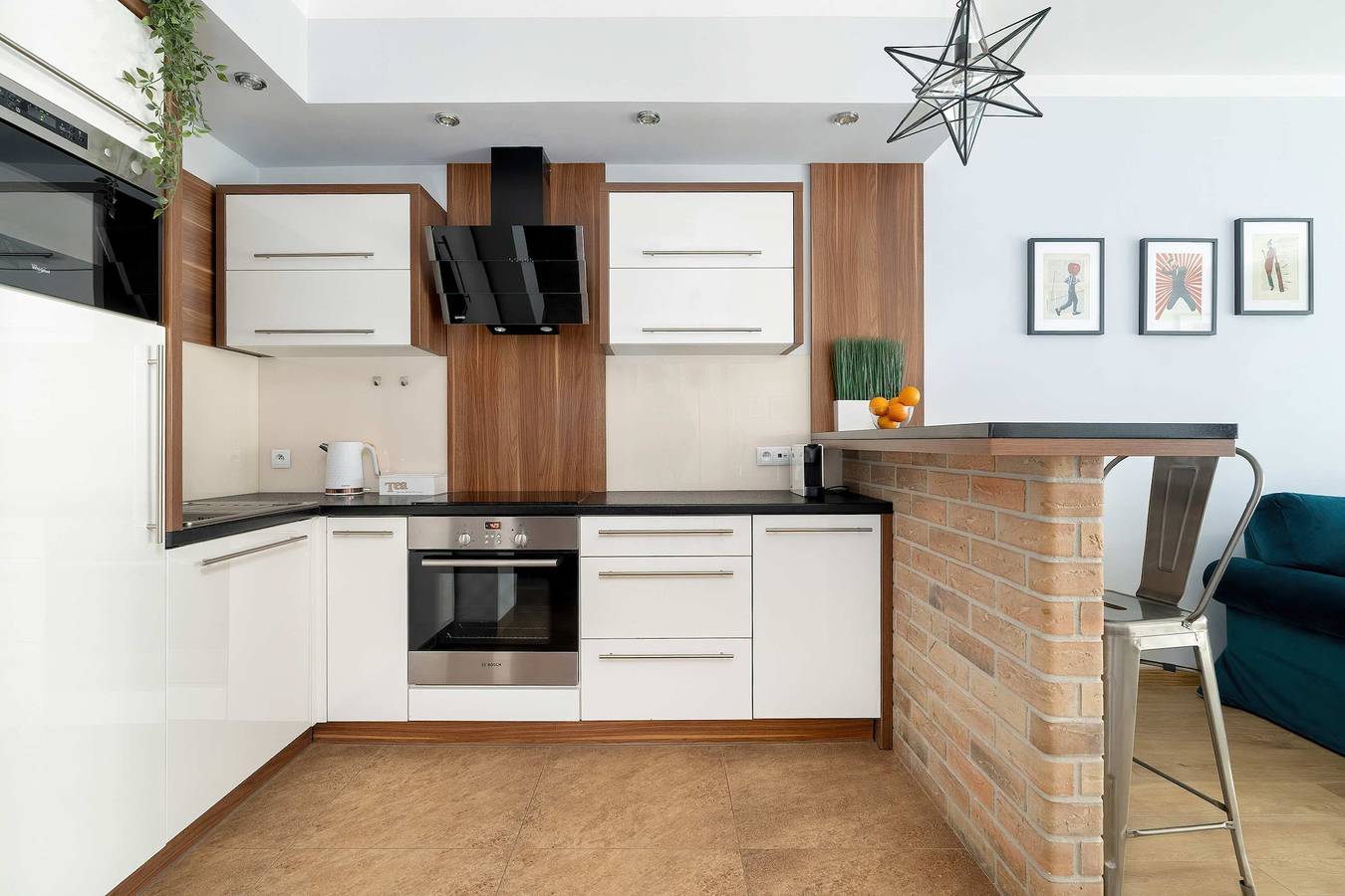 Entire apartment, Stylish Apartment in the Center | Balcony | Parking | Close to the Station in Poznan, Greater Poland