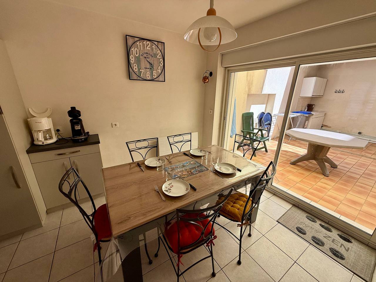 Charming 2Br House with Courtyard, 300m to Beach, 150m to Shops - Les Sables-d'Olonne in Les Sables-d'Olonne, Vendée