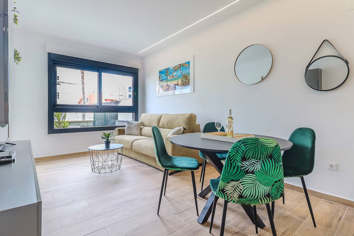 Entire apartment, Apartment 'Costa' with Shared Pool, Wireless Internet and Air Conditioning in Panorama Golf, Orihuela