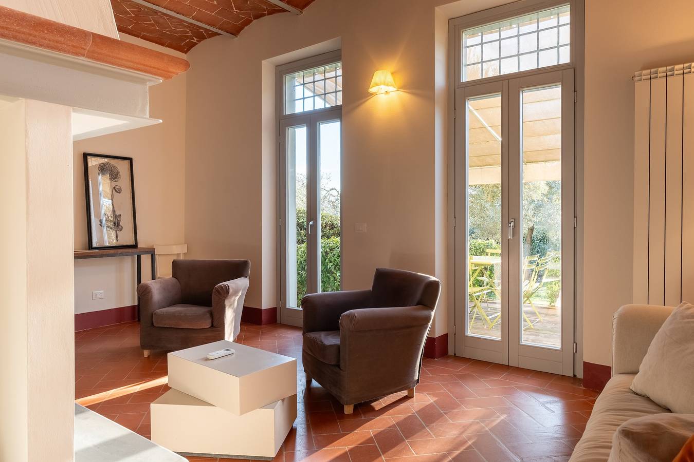 Entire apartment, Holiday Home 'Magazzino 4 Superior' with Shared Pool, Wi-Fi and Air Conditioning in Arezzo Province