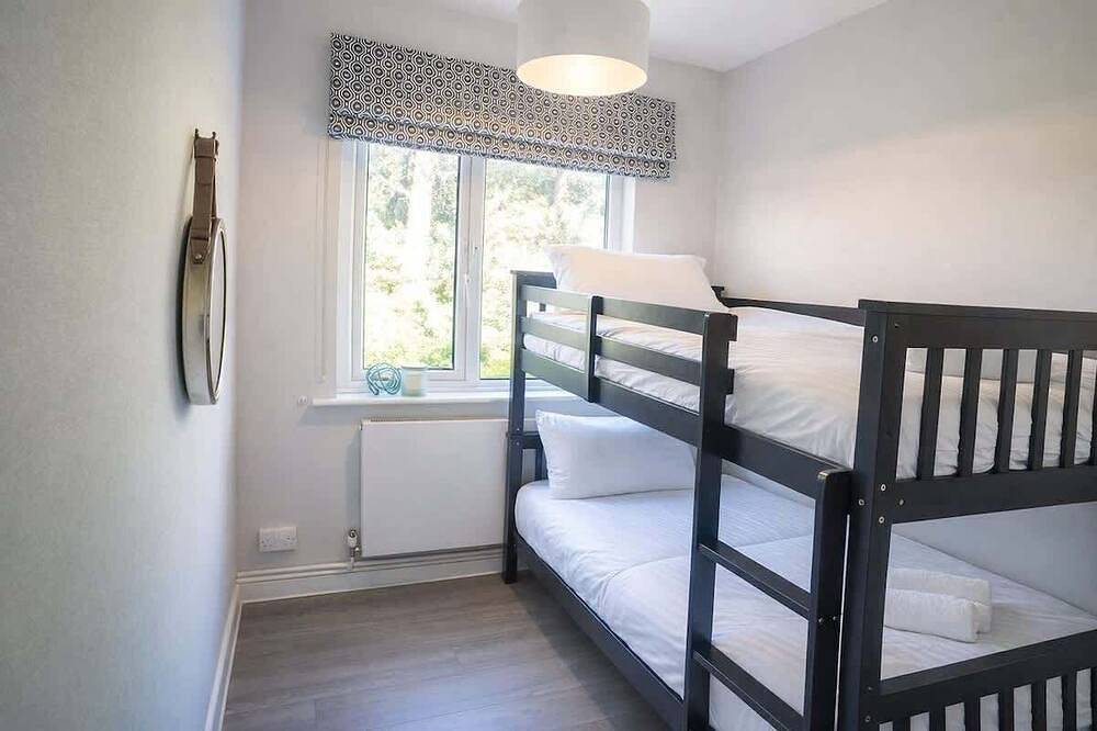Ganze Wohnung, Sandbanks Apt | Sleeps 8 | Beach | Contractors in Sandbanks, Poole Harbour