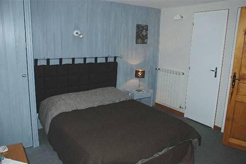 Chambre d'hôtes Ferme des Deux Vallées - Chambre 2 in Fridefont, Région de Saint-Flour