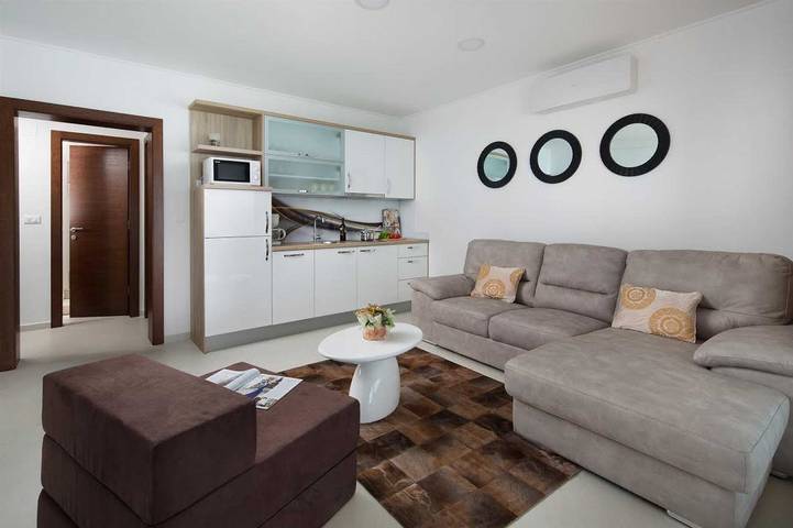 Ferienwohnung für 4 Personen, mit Balkon/Terrasse und Balkon auf Vir - 2