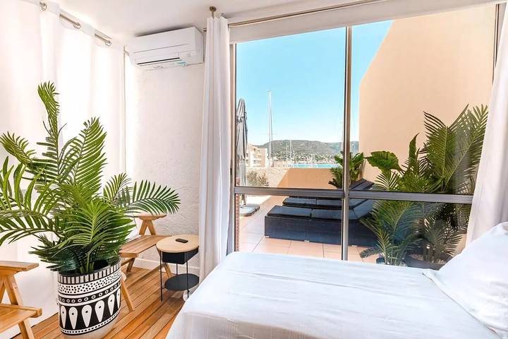 Gîte pour 6 personnes, avec balcon ainsi que vue et piscine dans Port de Bormes les Mimosas - 3