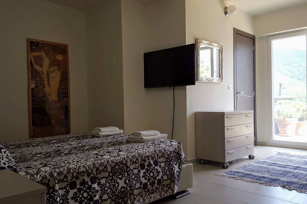 Appartamento intero, Mare e Monti di Simonetta\ncitra 009042-Lt-0049\ncin It009042C2Uvb3Fndl in Tosse (Noli), Noli