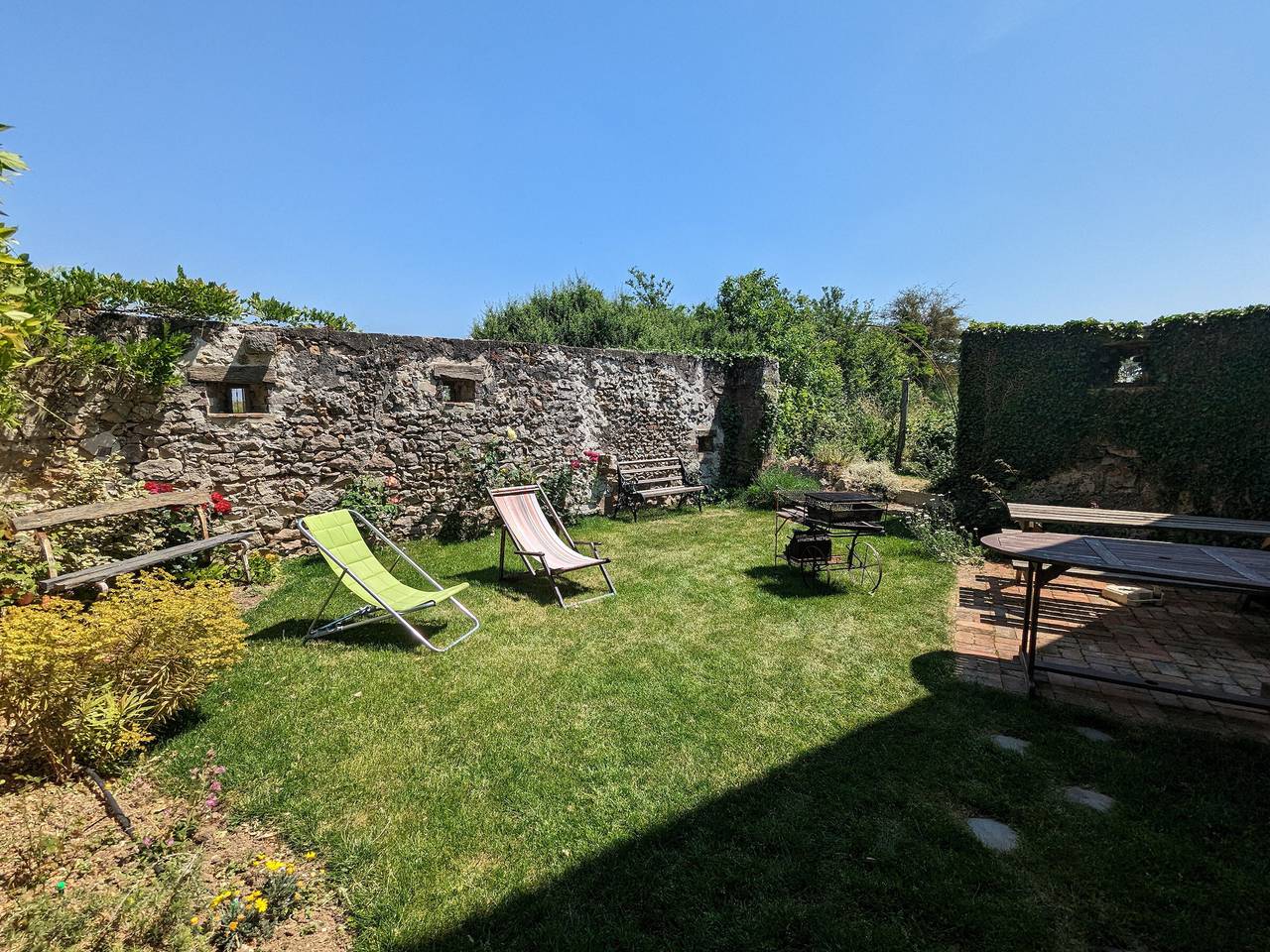 Charmant gîte jardin fleuri - 7 pers. in Courtemaux, Région de Montargis
