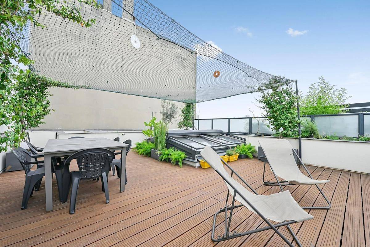 Appartement entier, Le Nina - Duplex - Terrasse - 3 Bdr - Proche Paris in Bois-Colombes, Hauts-de-Seine