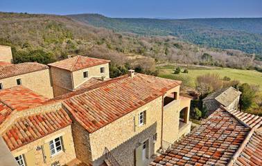 Gîte pour 12 personnes, avec piscine et terrasse à Issirac