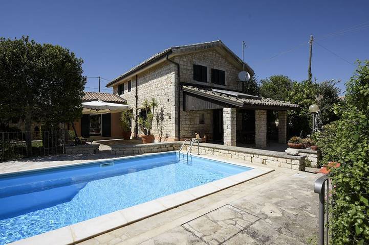 Maison de vacances pour 7 personnes, avec piscine et jardin - 1