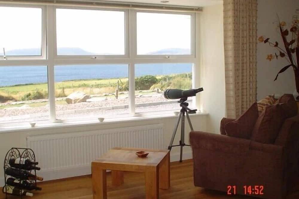 Luxury Bungalow Waterville Kerry near Sea, Beach and Mountain views in Darrynane, County Kerry