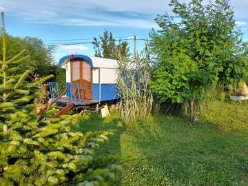 Gîte pour 3 personnes, avec jardin à Angé
