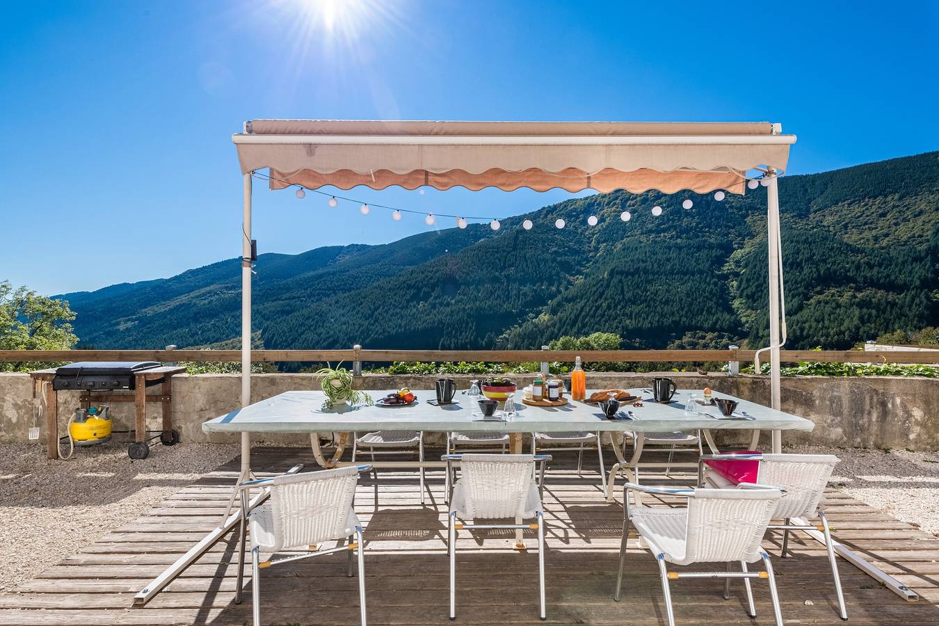Farmhouse 'La Ferme De Chalas' with Mountain View, Private Pool and Wi-Fi in Valgorge, Parc naturel régional des Monts d'Ardèche